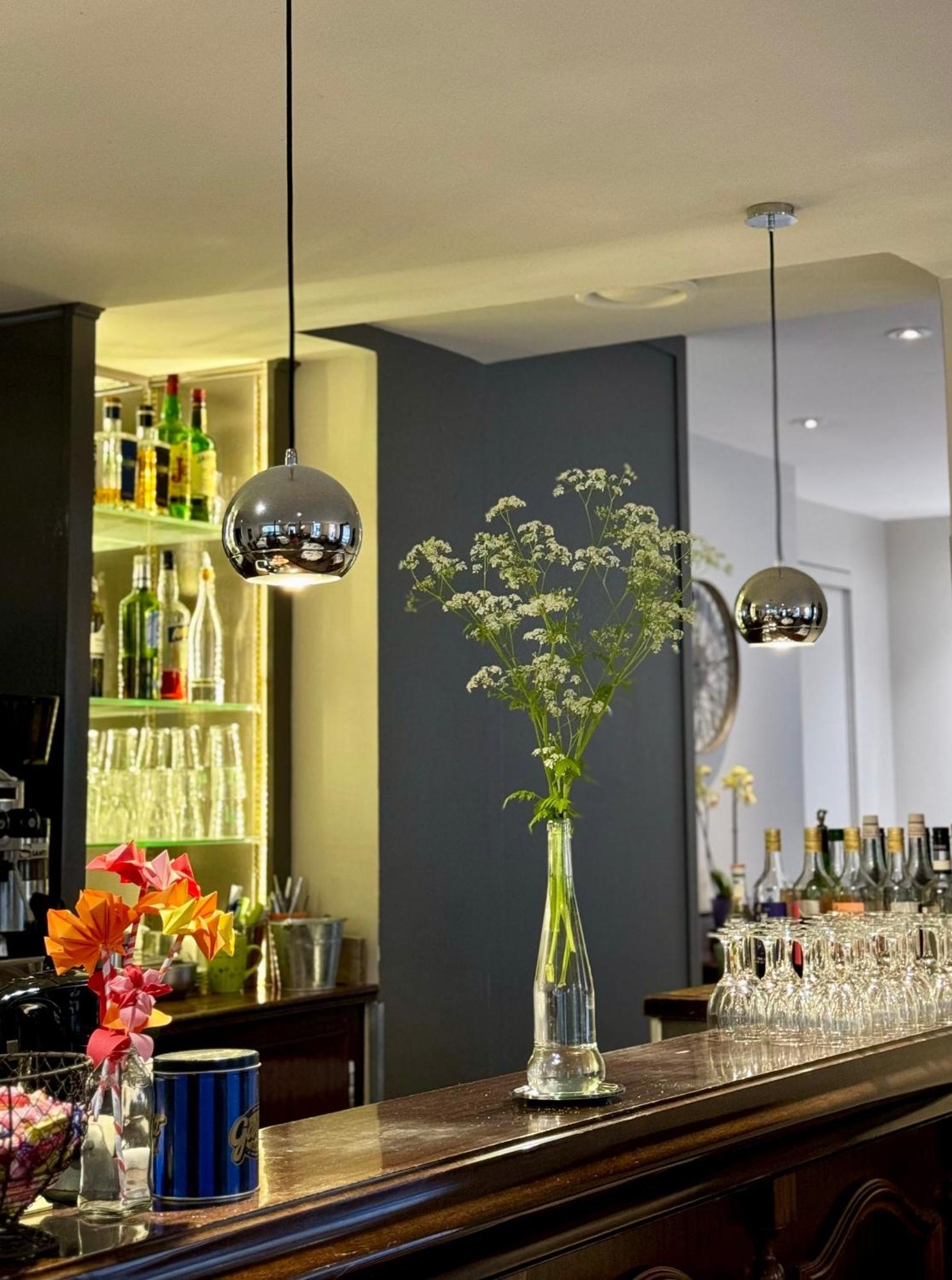 Hotel Paris Vesinet- Logis Hotel Restaurant Le Vésinet 外观 照片