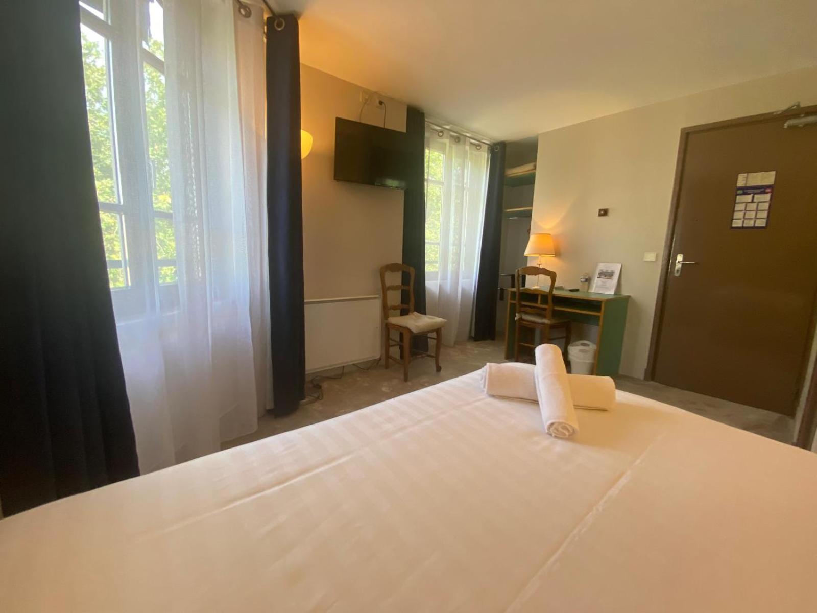 Hotel Paris Vesinet- Logis Hotel Restaurant Le Vésinet 外观 照片