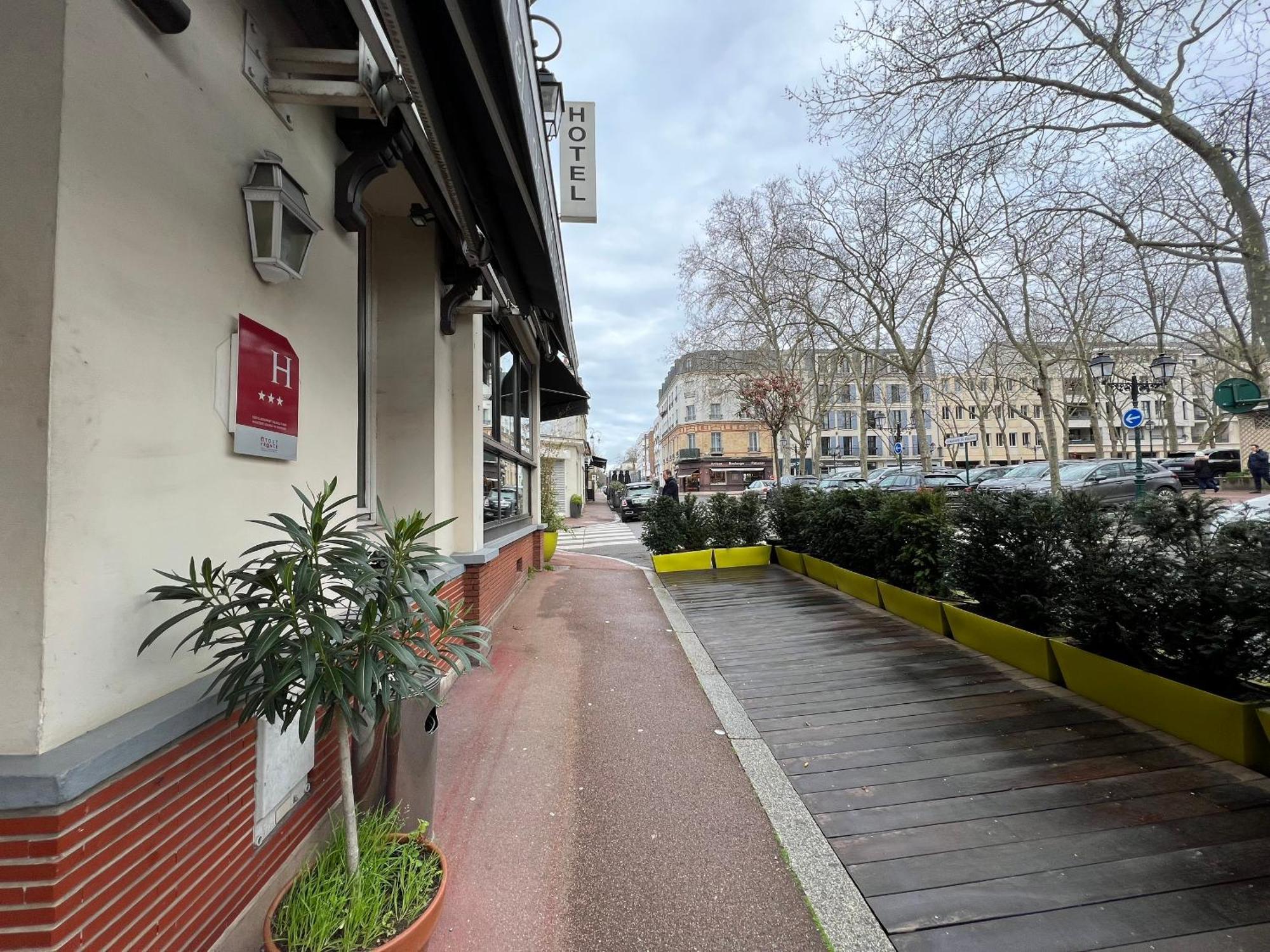 Hotel Paris Vesinet- Logis Hotel Restaurant Le Vésinet 外观 照片