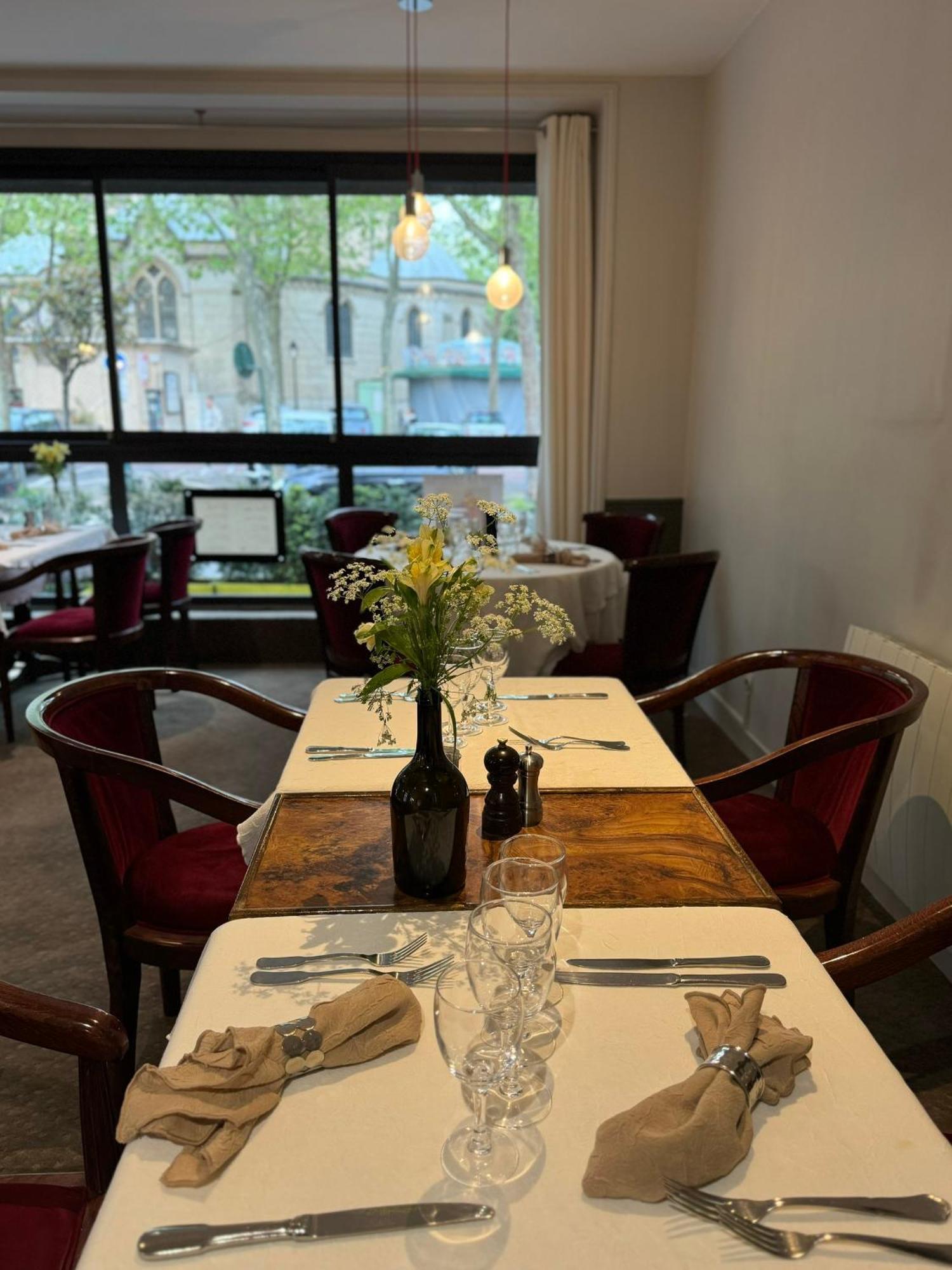 Hotel Paris Vesinet- Logis Hotel Restaurant Le Vésinet 外观 照片