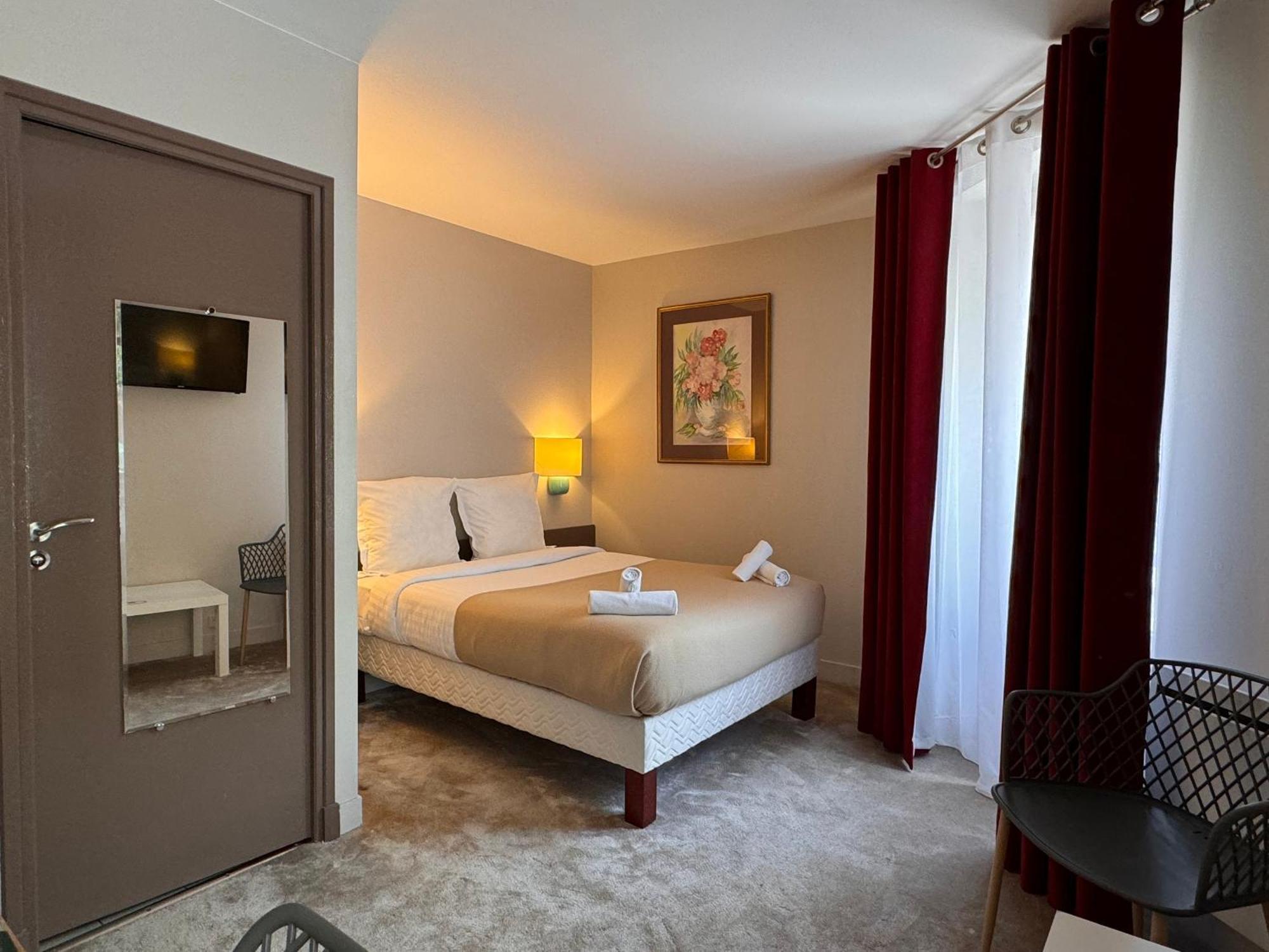 Hotel Paris Vesinet- Logis Hotel Restaurant Le Vésinet 外观 照片